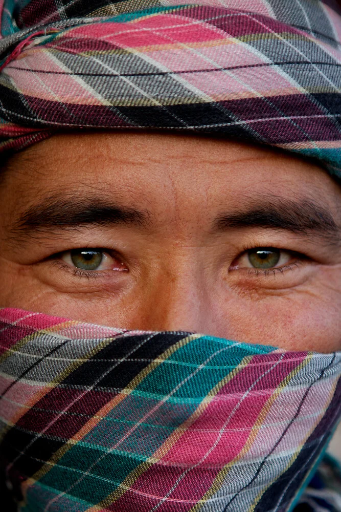 Hazara man in Kabul - fotokunst von Christina Feldt