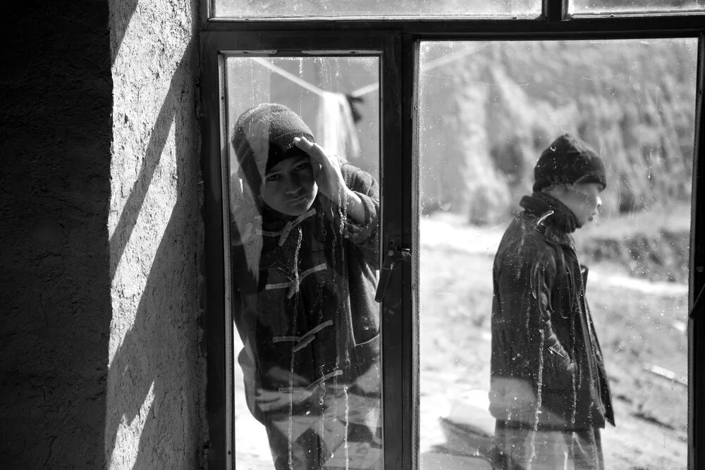 Boys in rural Afghanistan - fotokunst von Christina Feldt