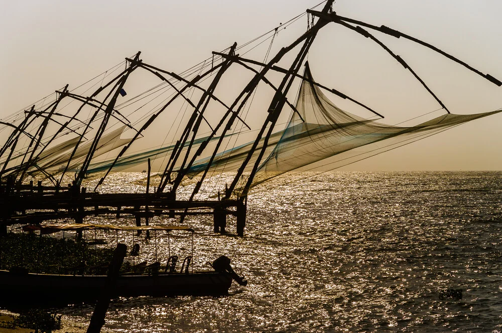 Chinesische Fischernetze auf der Halbinsel Fort Kochi (Kerala, Indien) - fotokunst von Ralf Germer