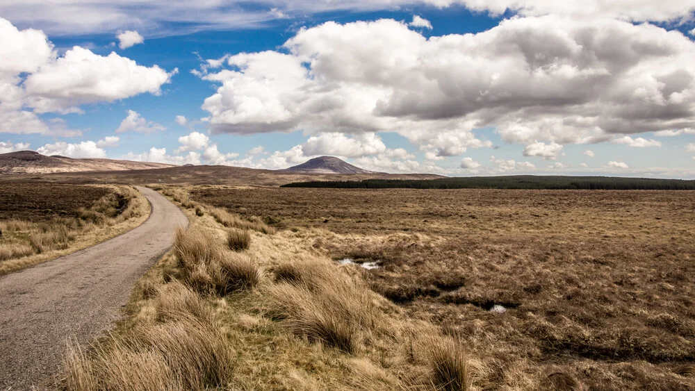 Isle of Lewis Roads - fotokunst von Stefan Glatzel