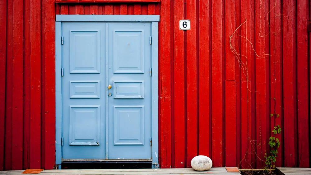 Blaue Tür - fotokunst von Torsten Muehlbacher