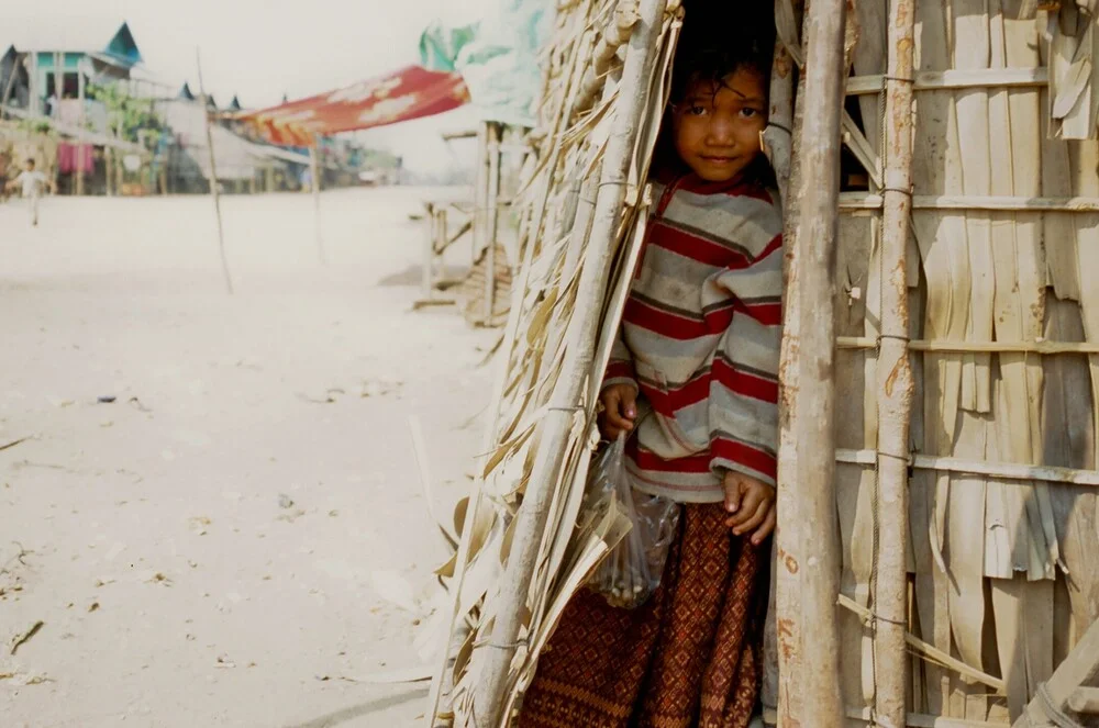 Cambodia Kompong Pluck - fotokunst von Jim Delcid