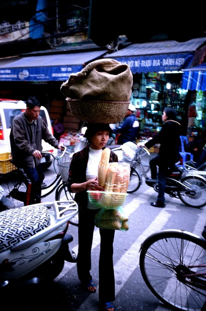 Vietnam Hanoi - fotokunst von Jim Delcid