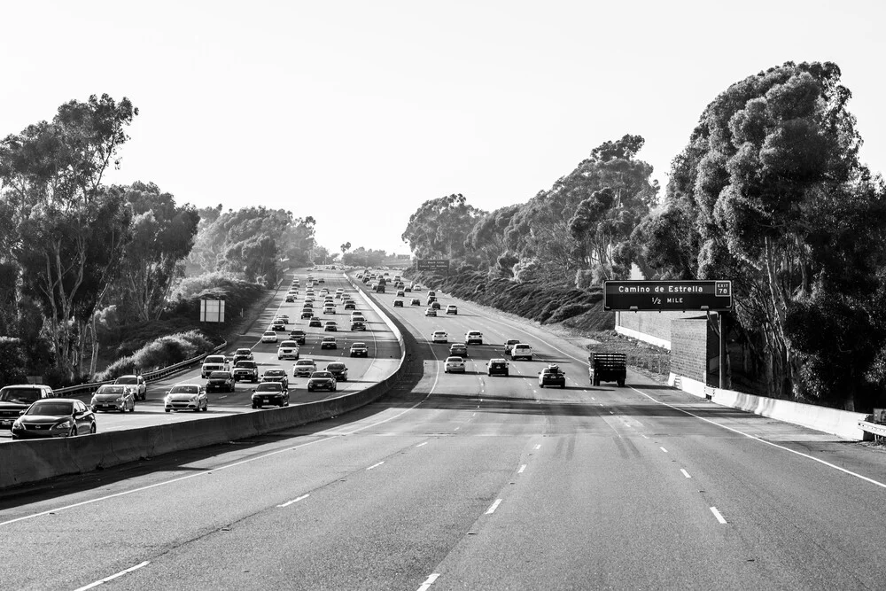 Freeway - fotokunst von Lars Jacobsen