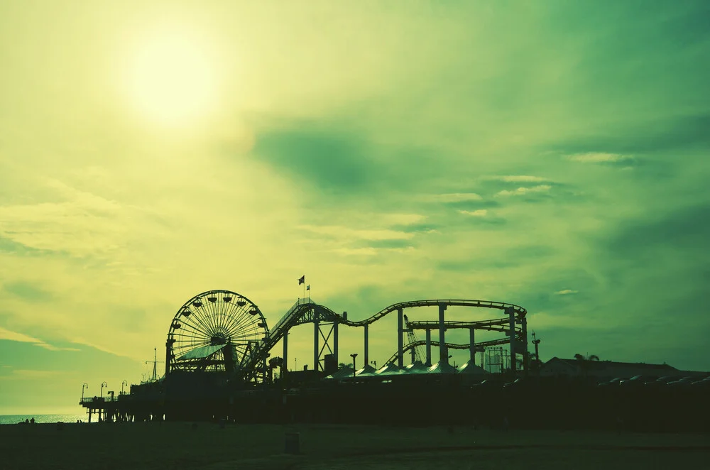 Old Big Wheel - fotokunst von Michael Brandone