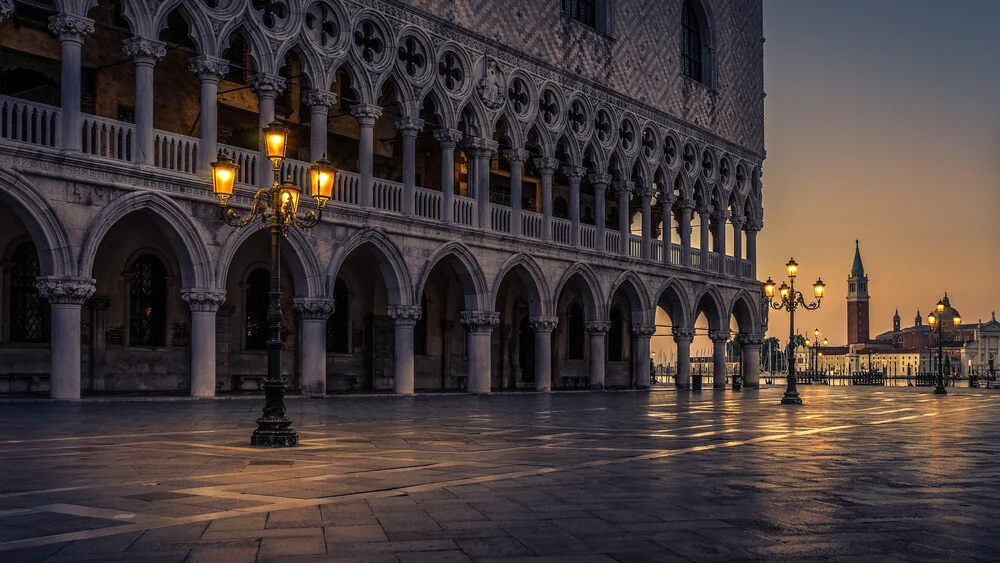 Piazza San Marco - Fineart photography by Tobias Petz