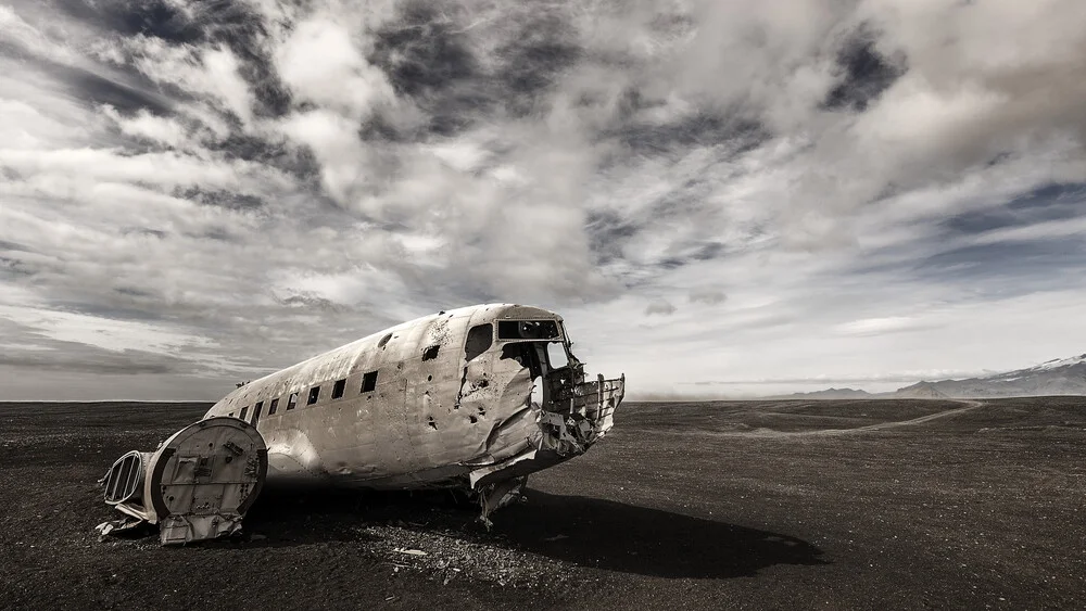 DC-3 - Fineart photography by Gabi Kuervers