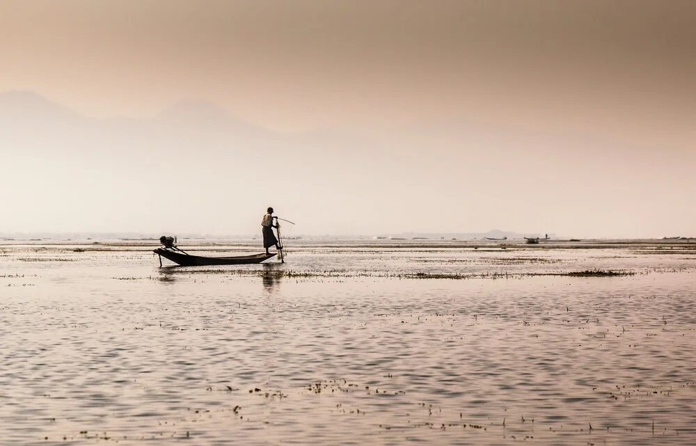 Fisher on Inle Lake - fotokunst von Tobias Schärtl