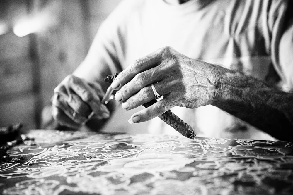 cigar making (4) - fotokunst von Eva Stadler