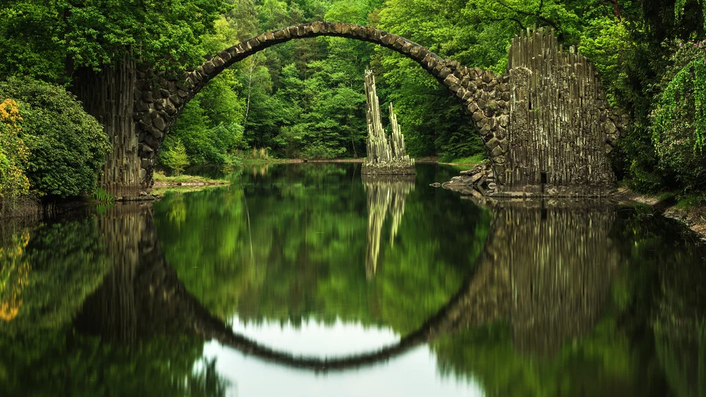 Kromlau - Rakotzbrücke - fotokunst von Jean Claude Castor