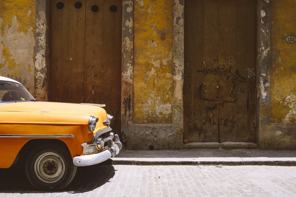 yellow car - fotokunst von Thomas Laue