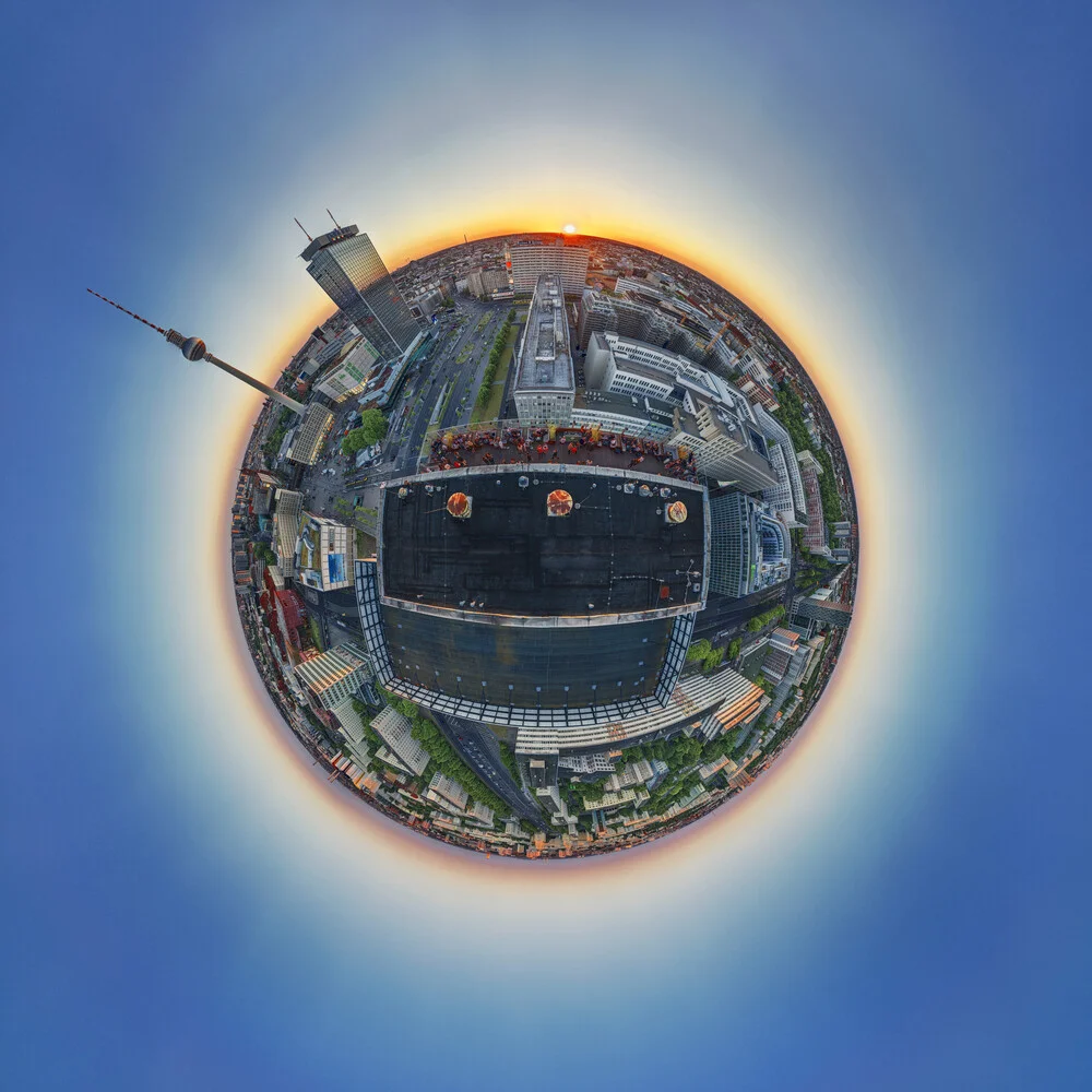 Berlin Alexanderplatz 1 Skyline Panorama Planet - fotokunst von André Stiebitz