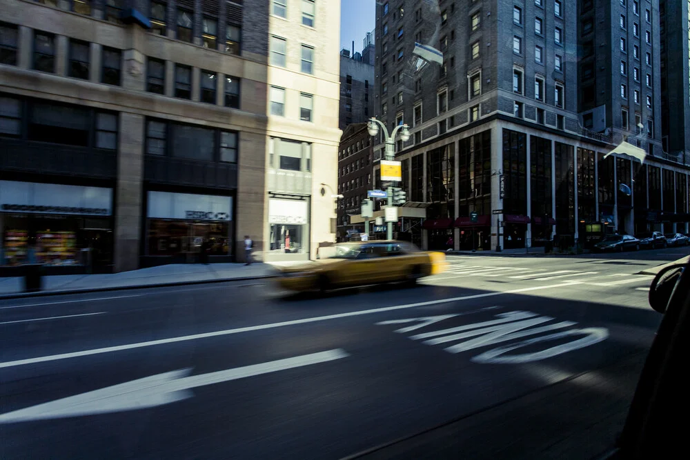 Taxi - fotokunst von Jörg Carstensen