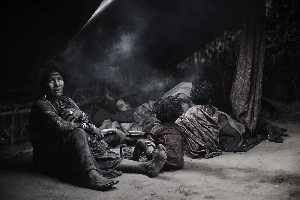 The Last Hunters-Gatherers of the Himalayas - fotokunst von Jan Møller Hansen