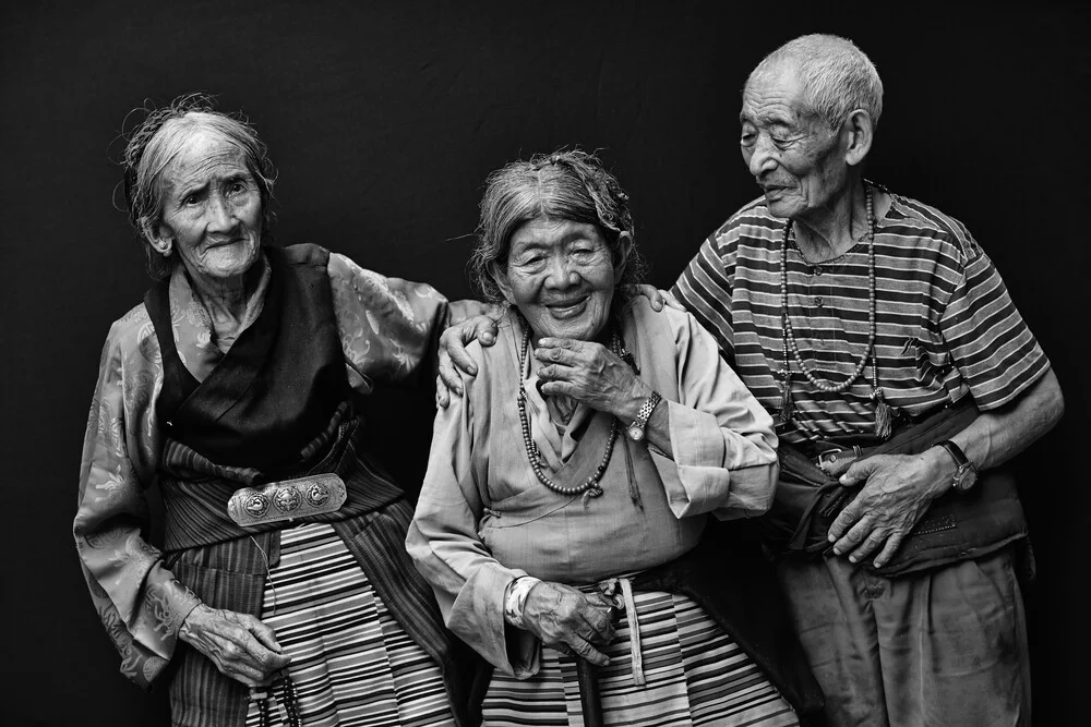 Tibetan refugees in Nepal - fotokunst von Jan Møller Hansen