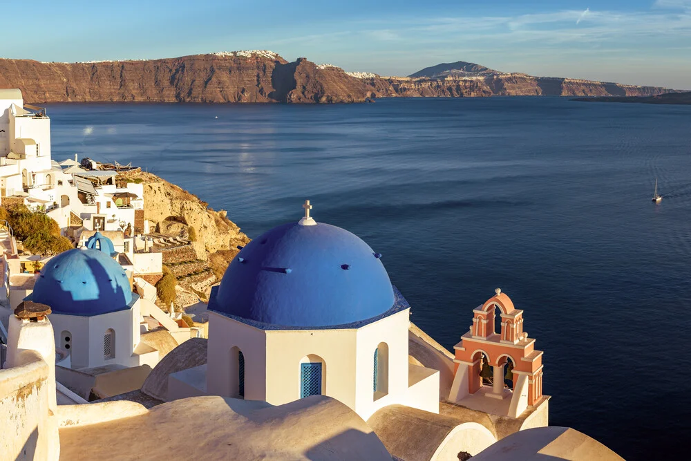 Santorini - Oia Classic III - fotokunst von Jean Claude Castor