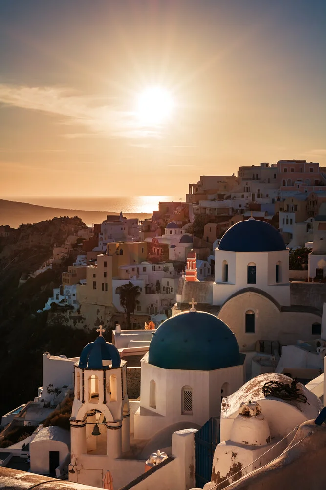 Santorini - Oia Classic I - fotokunst von Jean Claude Castor