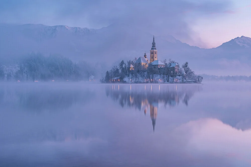 Lake Bled on a winter morning - fotokunst von Aleš Krivec