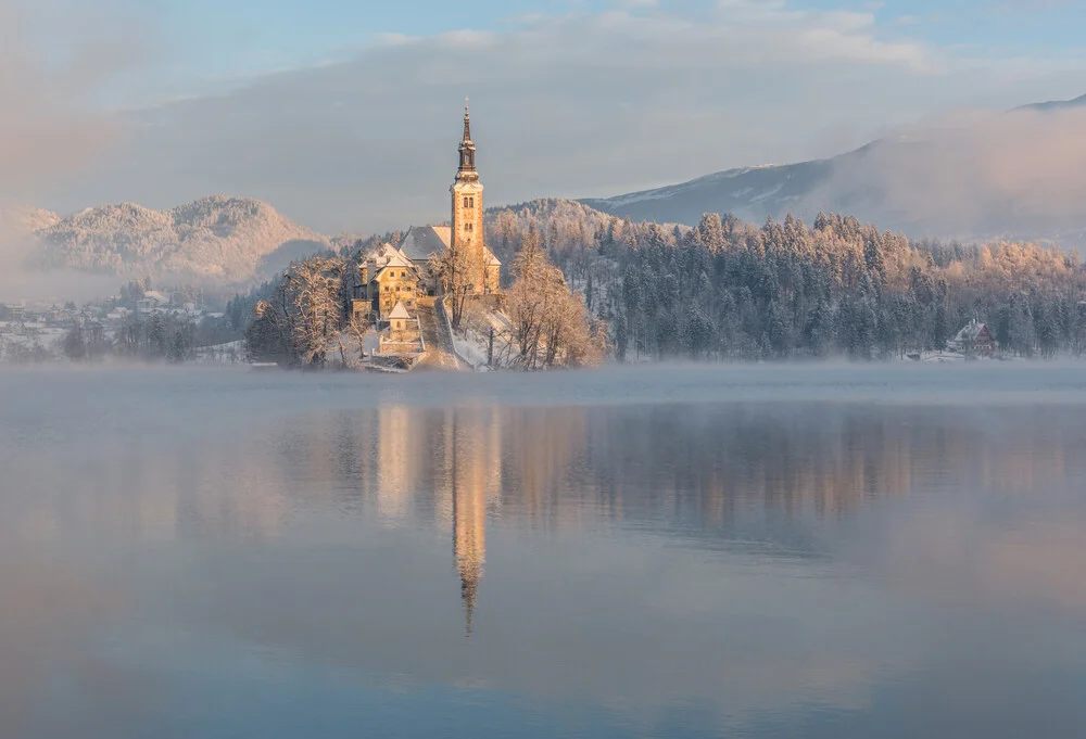 Lake Bled on a winter morning - Fineart photography by Aleš Krivec