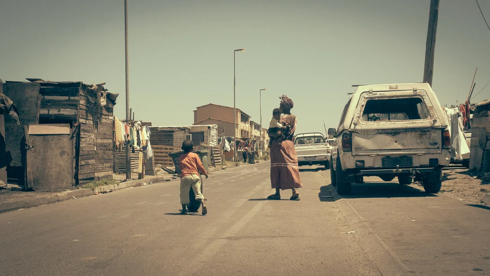 Streetphotography township Langa | Cape Town | South Africa 2015 - fotokunst von Dennis Wehrmann