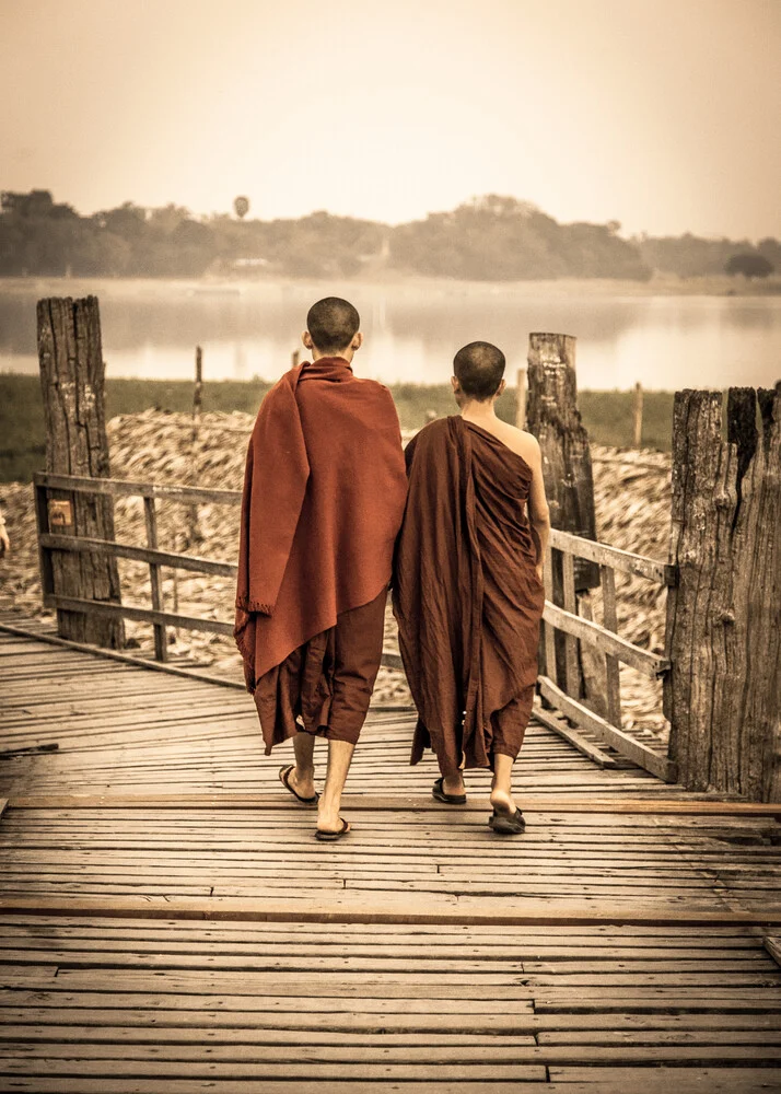 Monds on the U Bein Bridge - Fineart photography by Sebastian Rost