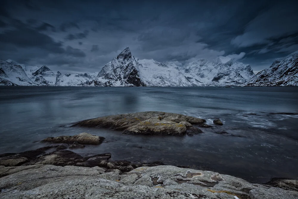 Olstinden mountain, Lofoten - fotokunst von Eva Stadler