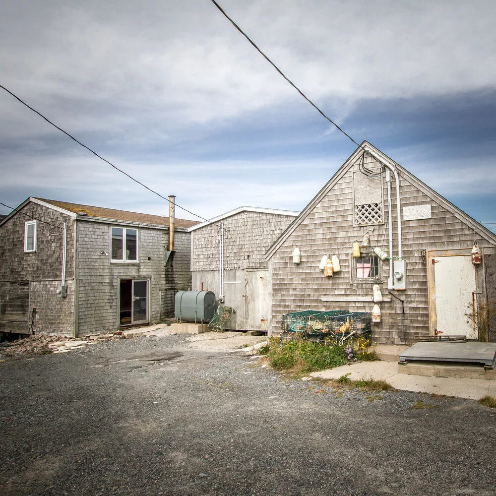 Canadian Fisherman House - fotokunst von Marie Joelle Nimmesgern