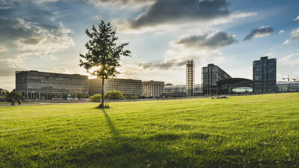 Hauptbahnhof Berlin Sonnenuntergang - fotokunst von Ronny Behnert