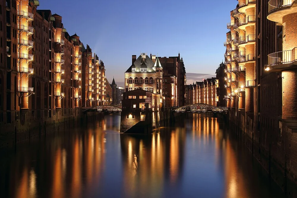 Speicherstadt Hamburg - fotokunst von Patrick Lohmüller