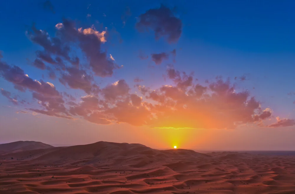Sunset (Sahara, Morocco) - Fineart photography by Lukas Gawenda