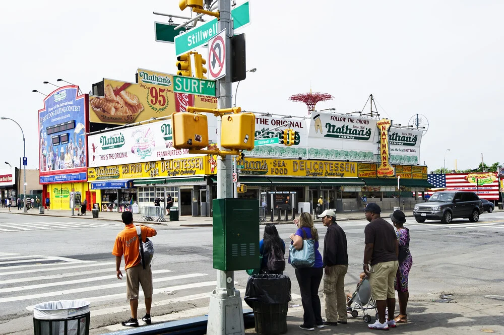 Surf Avenue #1 - fotokunst von Daniel Schoenen