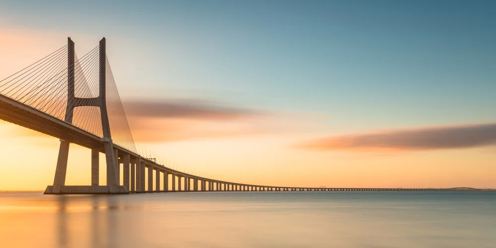 Ponte Vasco da Gama - fotokunst von Robin Oelschlegel