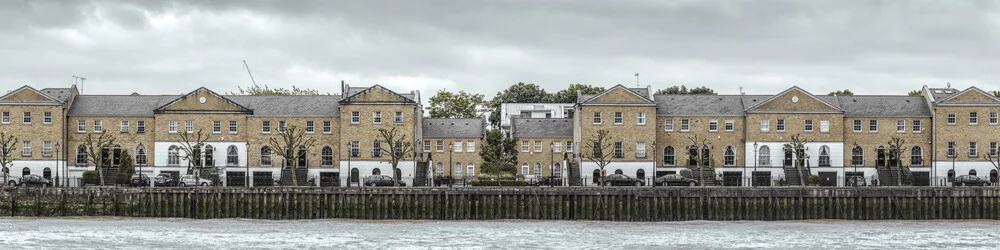 Thames Bank (Sovereign Cres) - Fineart photography by Jörg Faißt