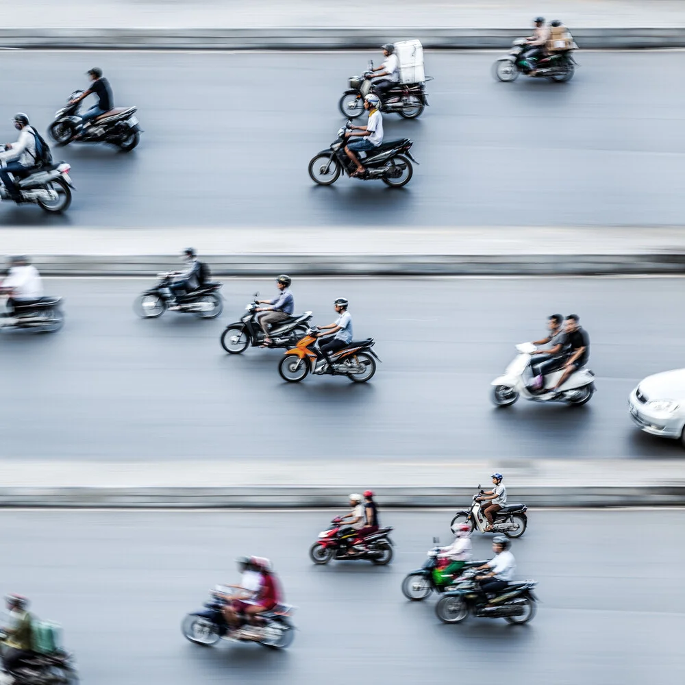 Mopedfahrer #3 in Hanoi - fotokunst von Jörg Faißt