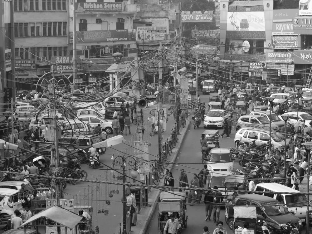 New Delhi Market - fotokunst von Jagdev Singh