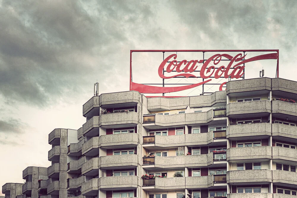 Coca Cola - fotokunst von Michael Belhadi