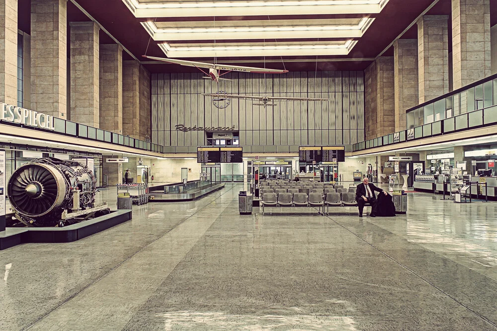 Tempelhof - fotokunst von Michael Belhadi