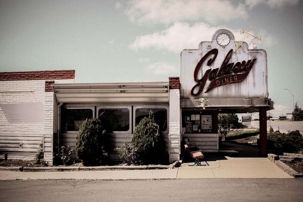 galaxy diner. - Fineart photography by Florian Paulus