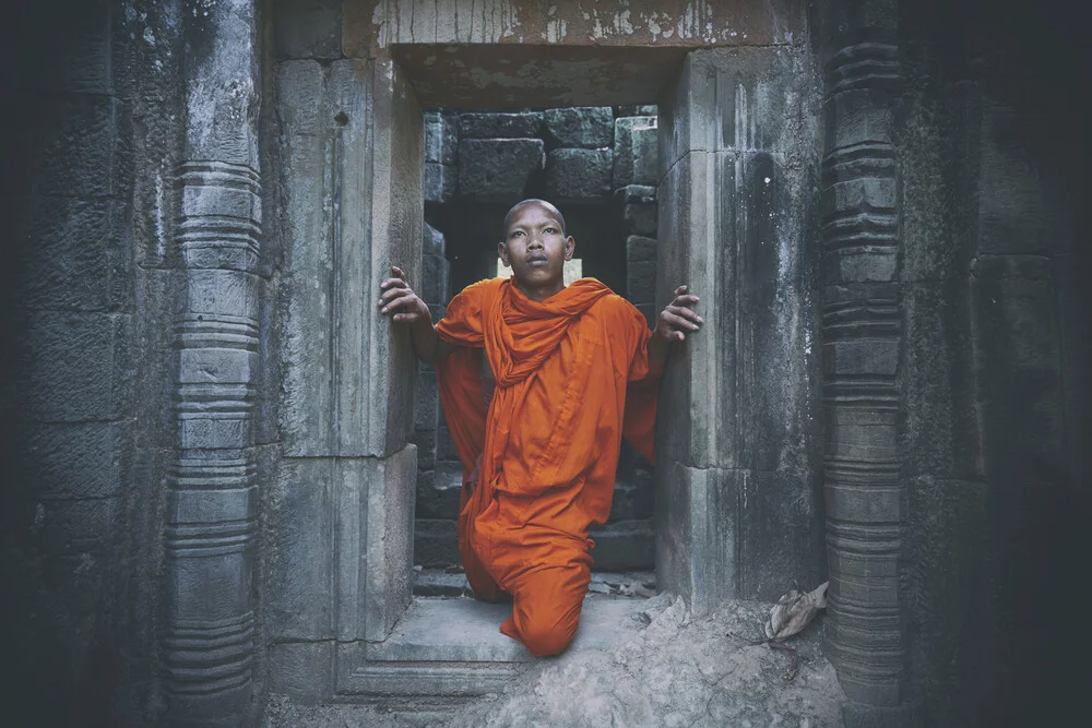One monk - Fineart photography by Jürgen Wolf