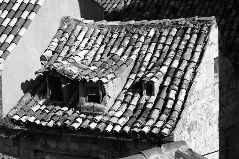 Dach in Dubrovnik - fotokunst von Holger Ostwald
