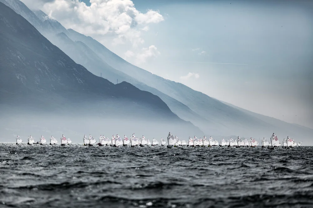Lake Garda Meeting Optimist Class - fotokunst von Sebastian Rost