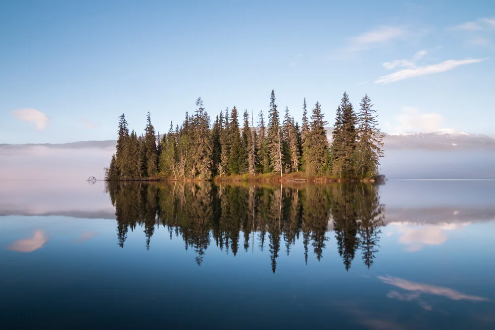 meziadin lake - fotokunst von Christoph Schaarschmidt