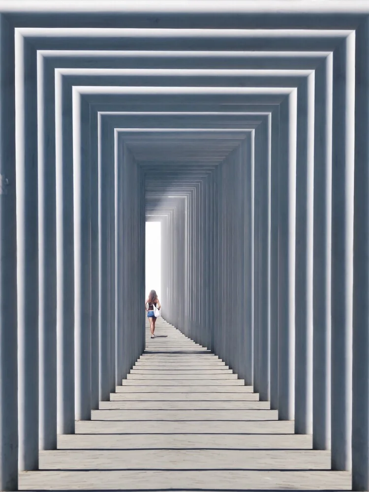 Tunnel of light Pt. 2 - fotokunst von Roc Isern