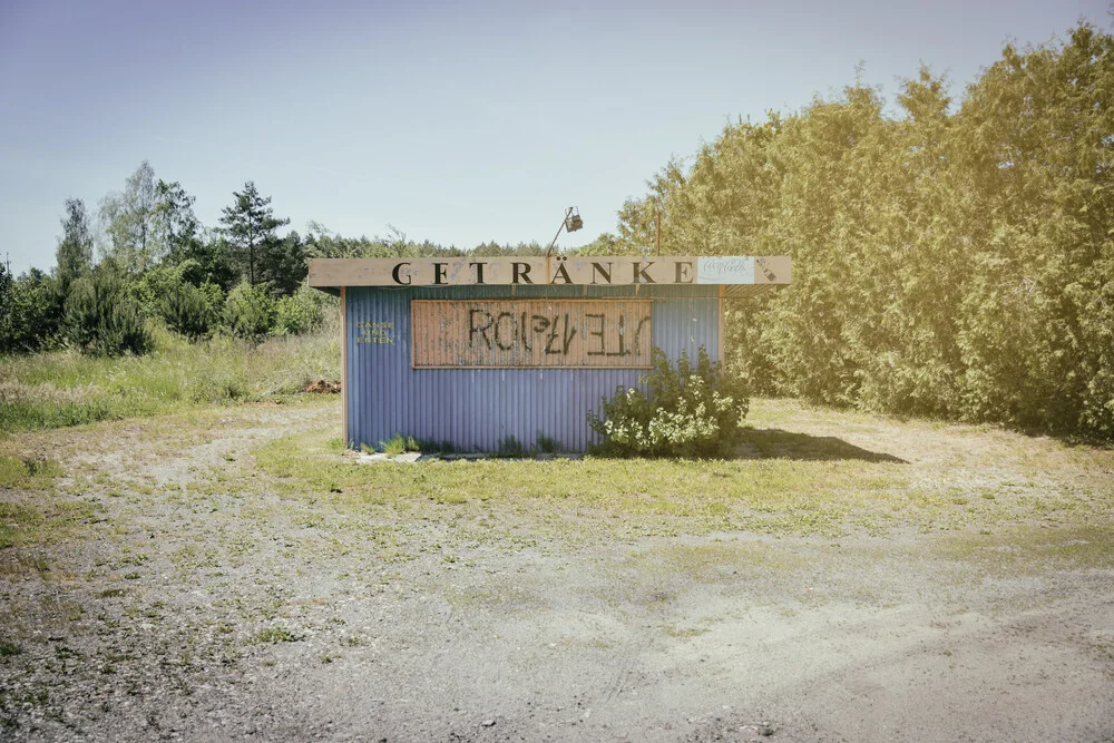 Polish Kiosk: »Getränke« - Fineart photography by Eva Stadler