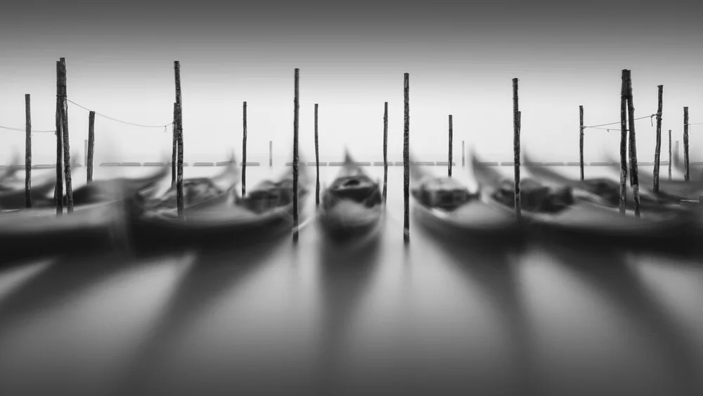 Gondola Study - Venedig - fotokunst von Ronny Behnert