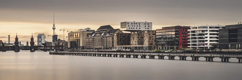 Berliner Osthafen im Abendlicht - Fineart photography by Ronny Behnert