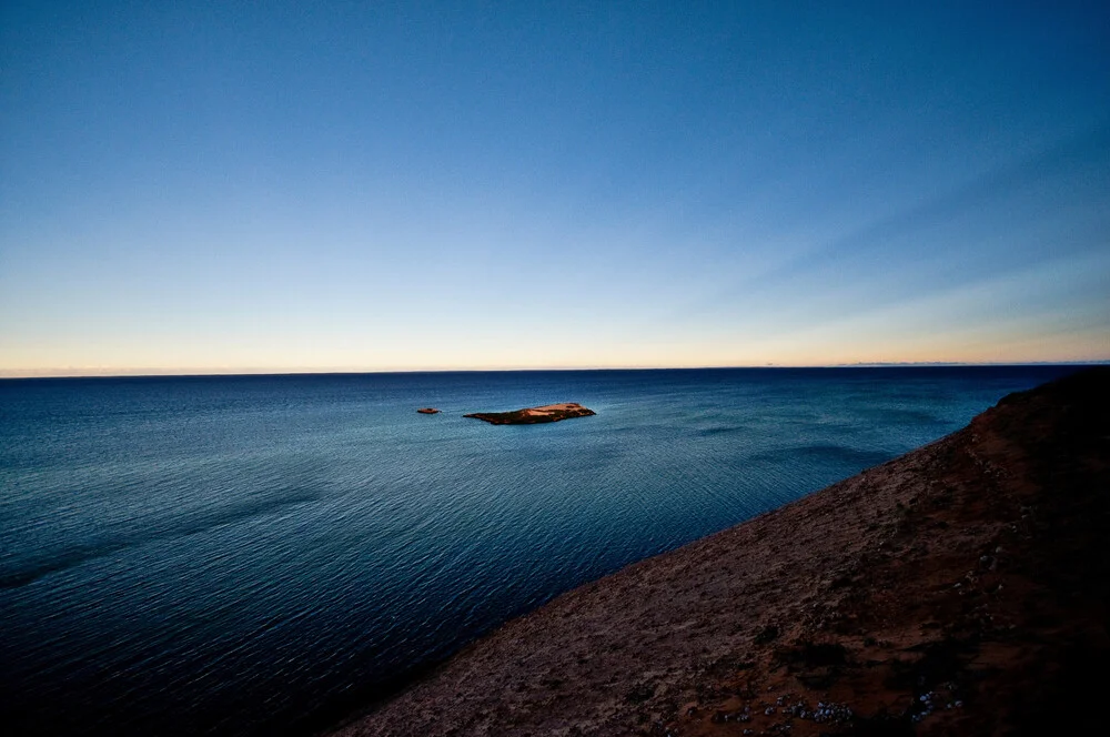 shark bay - fotokunst von Arno Kohlem