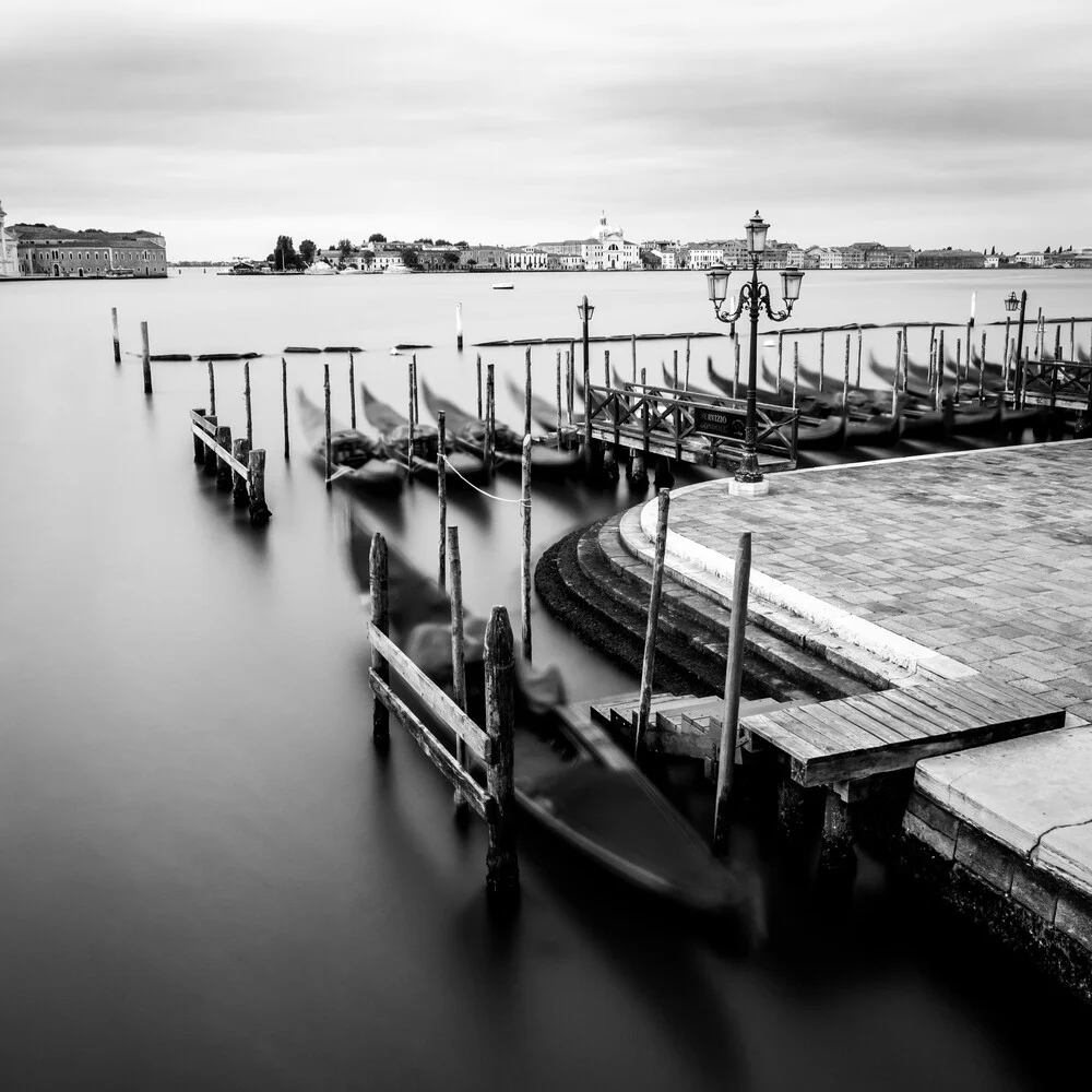 GONDULA - VENICE - fotokunst von Christian Janik