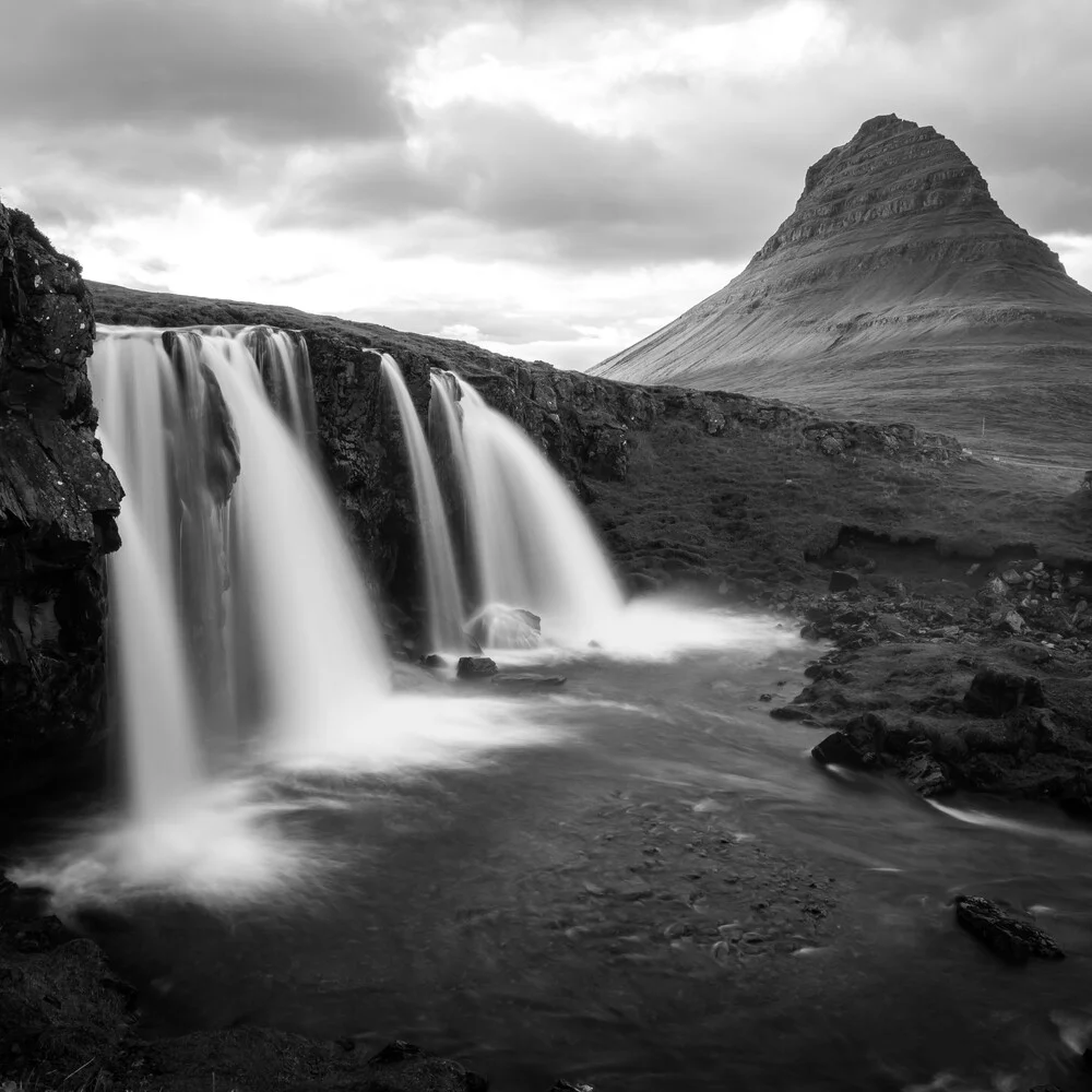 KIRKJUFELLSFOSS - ICELAND - fotokunst von Christian Janik