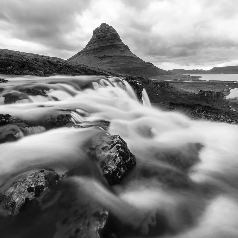 KIRKJUFELLSFOSS – ICELAND - fotokunst von Christian Janik